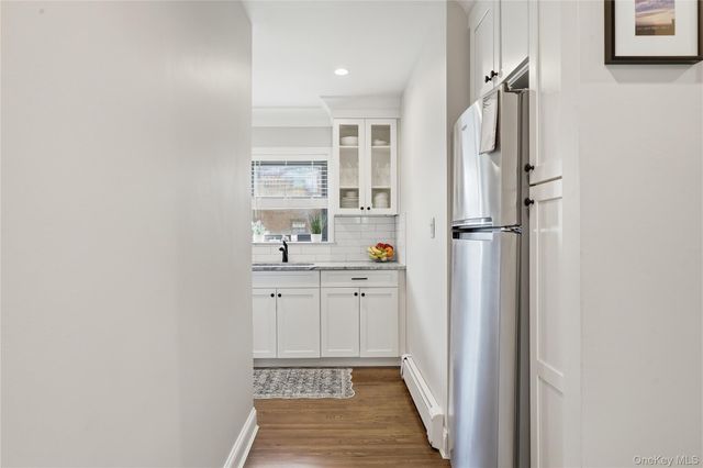 123 Park Avenue B3, Amityville, NY 11701