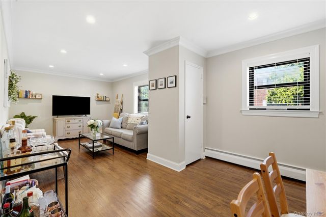 123 Park Avenue B3, Amityville, NY 11701