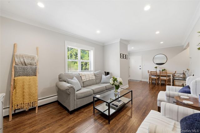 123 Park Avenue B3, Amityville, NY 11701
