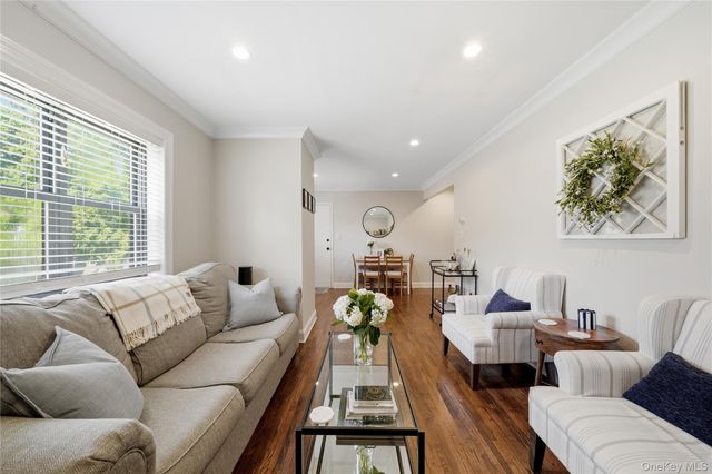 123 Park Avenue B3, Amityville, NY 11701