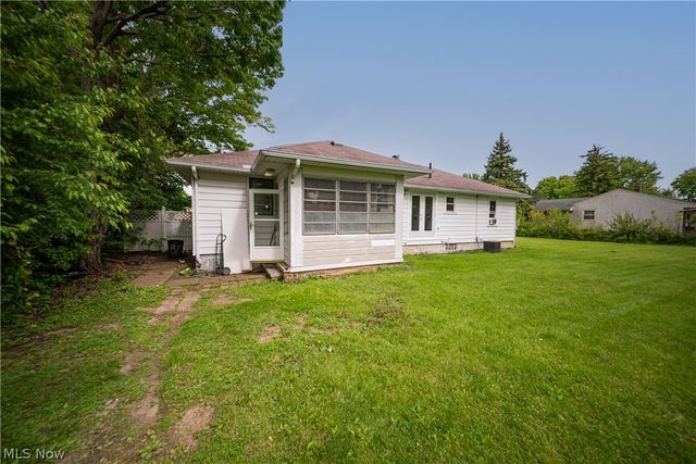 1528 Maryland Avenue, Lorain, OH 44052