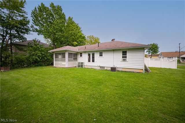 1528 Maryland Avenue, Lorain, OH 44052