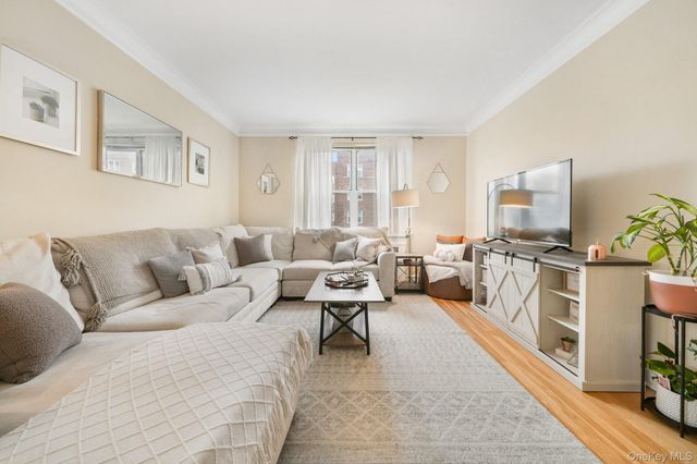 90 Bryant Avenue 5B - Forrest, White Plains, NY 10605