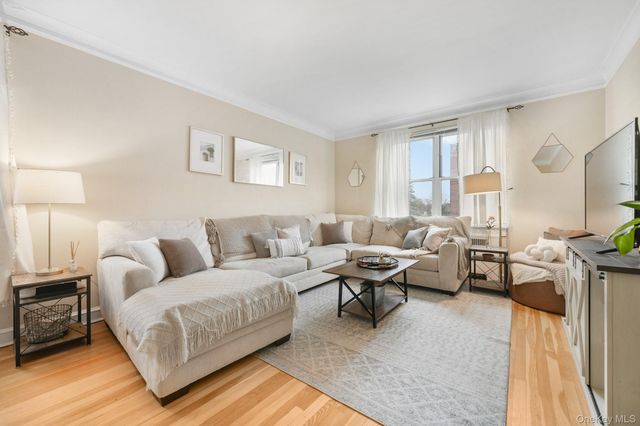 90 Bryant Avenue 5B - Forrest, White Plains, NY 10605