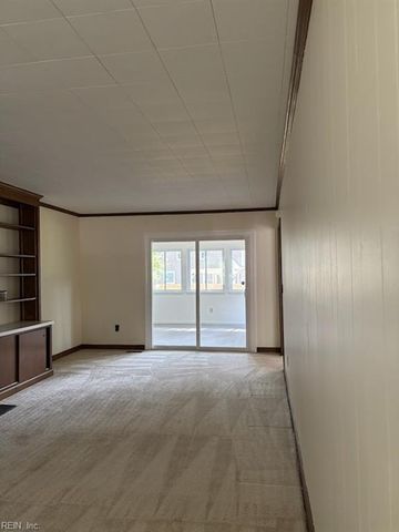 3 Jordan DR, Newport News, VA 23606