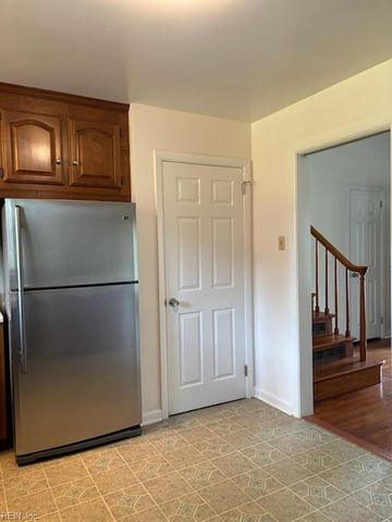 3 Jordan DR, Newport News, VA 23606
