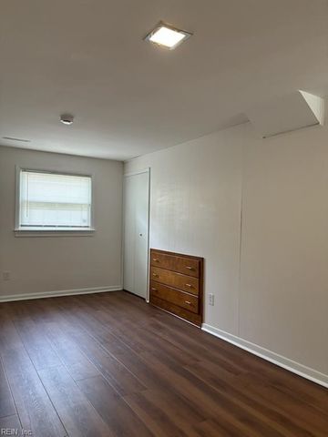 3 Jordan DR, Newport News, VA 23606