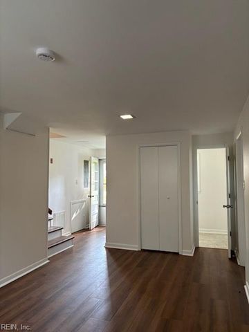 3 Jordan DR, Newport News, VA 23606