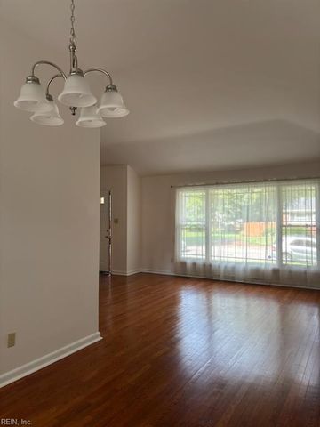 3 Jordan DR, Newport News, VA 23606