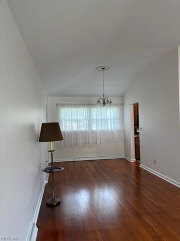 3 Jordan DR, Newport News, VA 23606