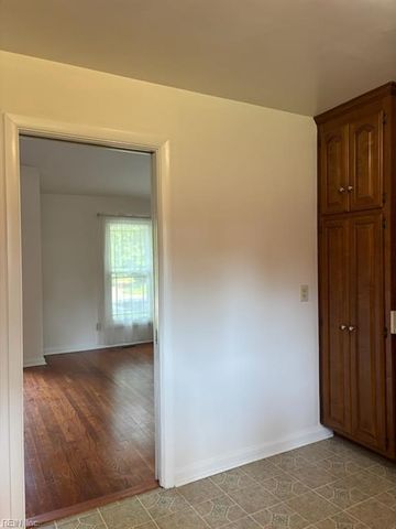 3 Jordan DR, Newport News, VA 23606