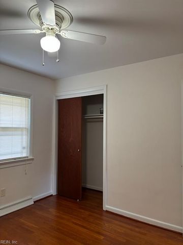 3 Jordan DR, Newport News, VA 23606