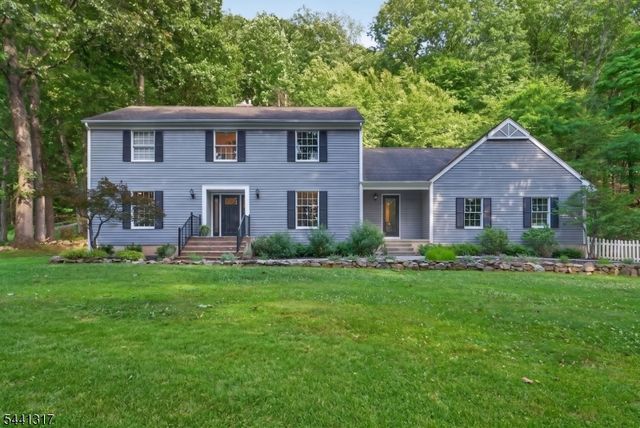 131 Philhower Ave, Califon Boro, NJ 07830