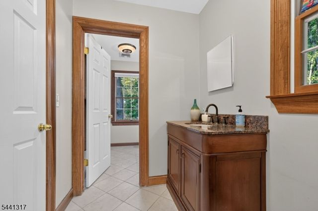 131 Philhower Ave, Califon Boro, NJ 07830