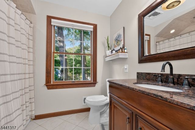 131 Philhower Ave, Califon Boro, NJ 07830
