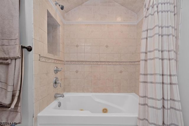 131 Philhower Ave, Califon Boro, NJ 07830