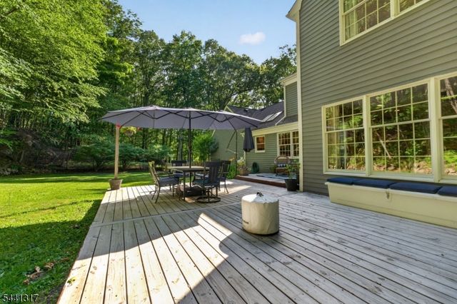 131 Philhower Ave, Califon Boro, NJ 07830