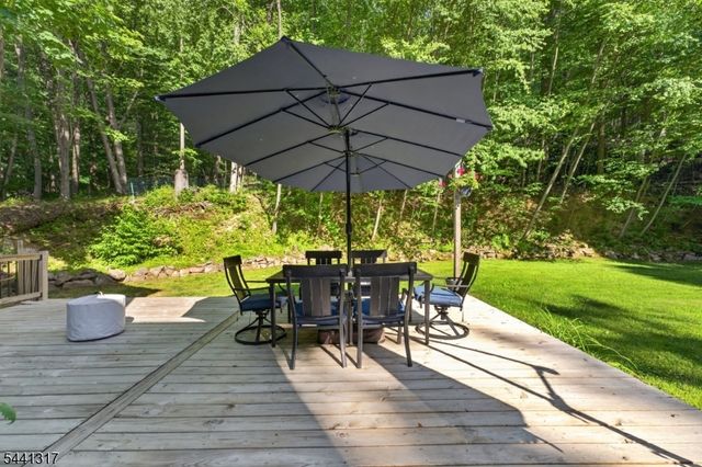 131 Philhower Ave, Califon Boro, NJ 07830