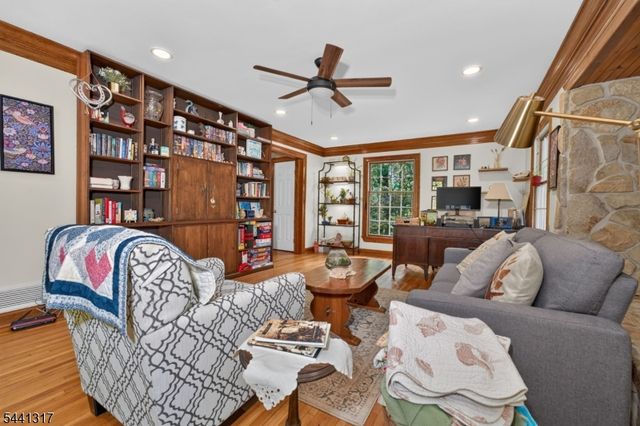 131 Philhower Ave, Califon Boro, NJ 07830