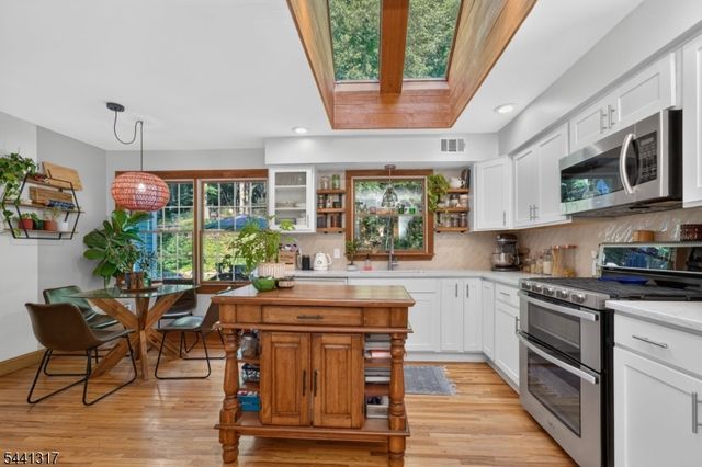 131 Philhower Ave, Califon Boro, NJ 07830