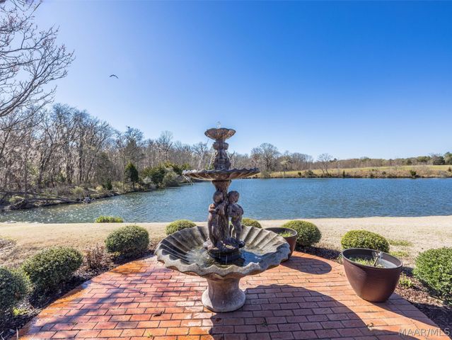 8490 Rockbridge Circle, Montgomery, AL 36116