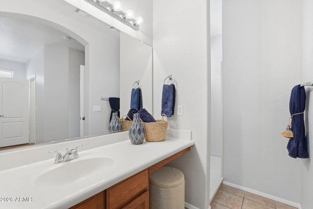 3665 E SUNDANCE Avenue, Gilbert, AZ 85297