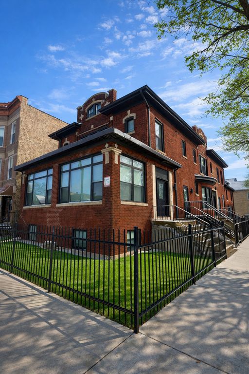 2325 S California Avenue, Chicago, IL 60608