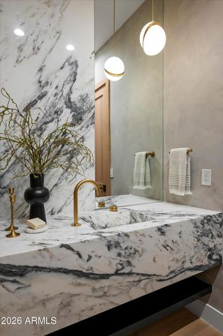 6535 N 40TH Place, Paradise Valley, AZ 85253