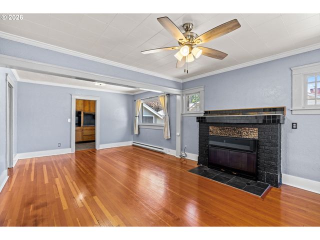 936 CHAMBERS St, Eugene, OR 97402