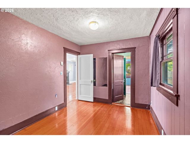 936 CHAMBERS St, Eugene, OR 97402