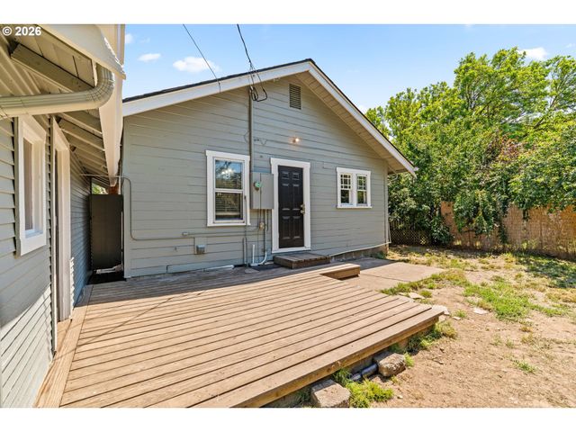 936 CHAMBERS St, Eugene, OR 97402