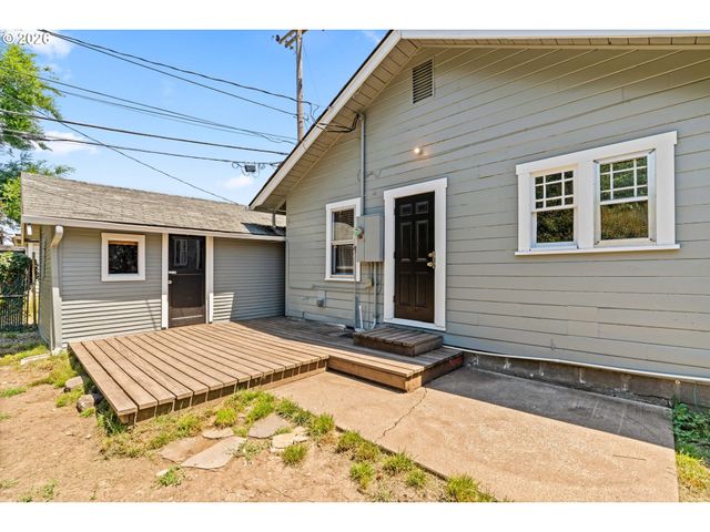 936 CHAMBERS St, Eugene, OR 97402