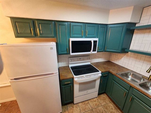 102 Clive Street A&B, Berryville, AR 72616