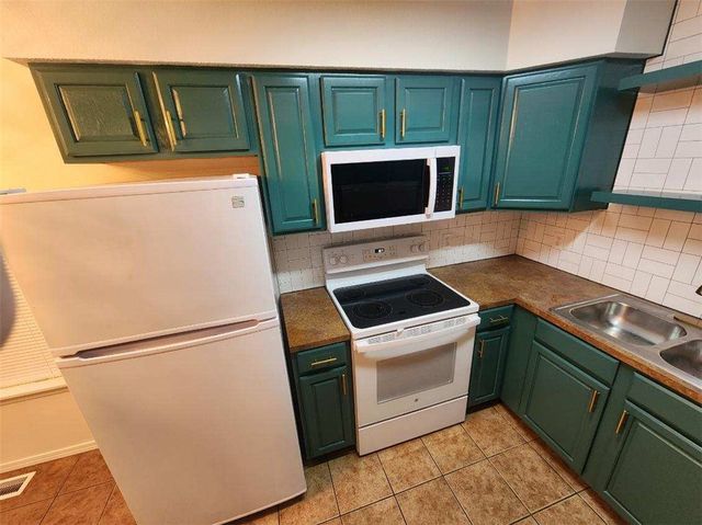 102 Clive Street A&B, Berryville, AR 72616
