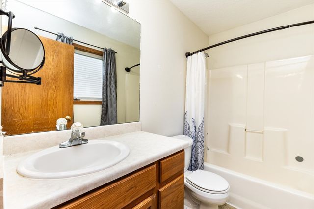1851 Merle Huff Avenue, Norwalk, IA 50211