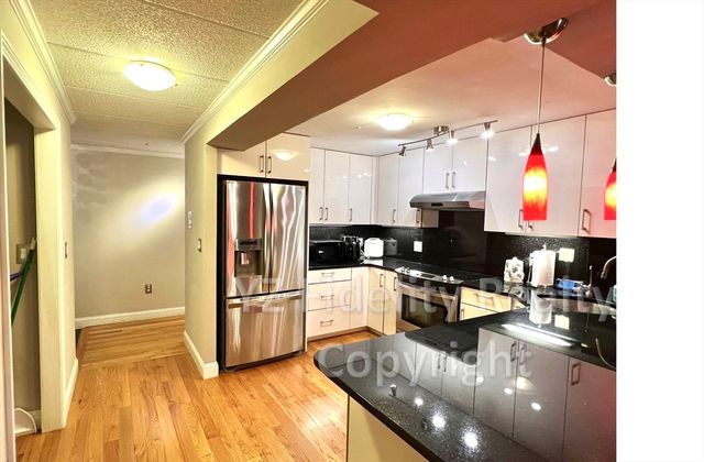 54 Concord Ave 403, Cambridge, MA 02138