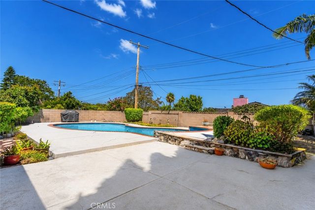 2561 Campbell, La Habra, CA 90631
