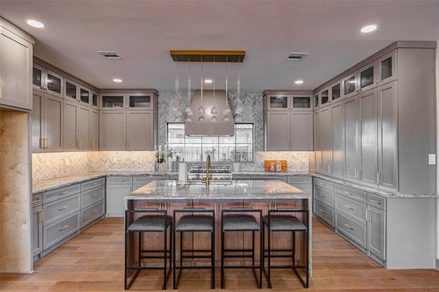 1803 Willowmoss Court, Houston, TX 77008