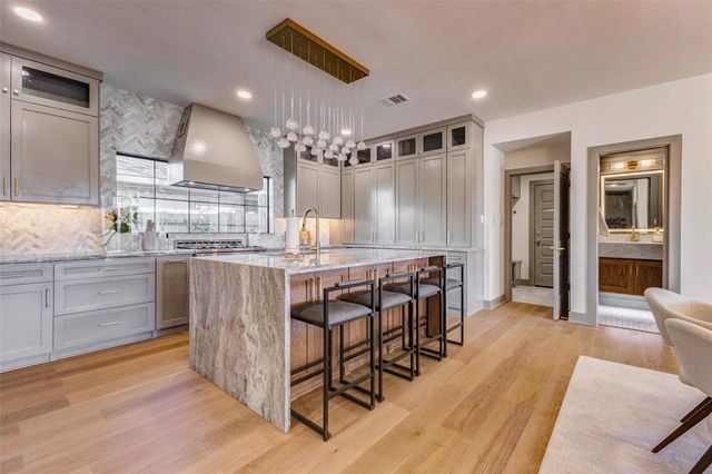 1803 Willowmoss Court, Houston, TX 77008