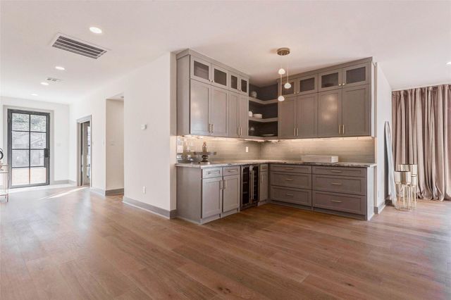 1803 Willowmoss Court, Houston, TX 77008