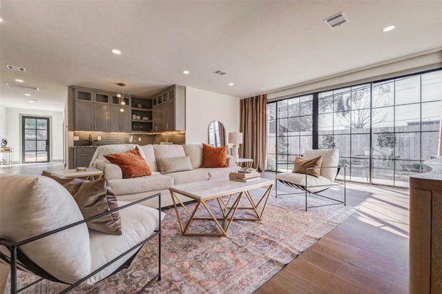 1803 Willowmoss Court, Houston, TX 77008