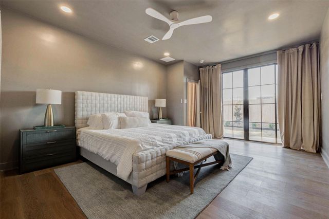 1803 Willowmoss Court, Houston, TX 77008