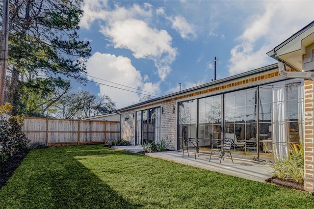 1803 Willowmoss Court, Houston, TX 77008