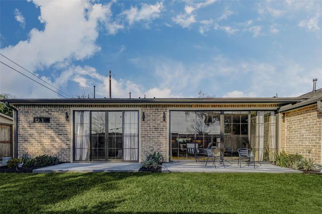 1803 Willowmoss Court, Houston, TX 77008