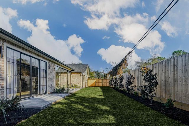 1803 Willowmoss Court, Houston, TX 77008