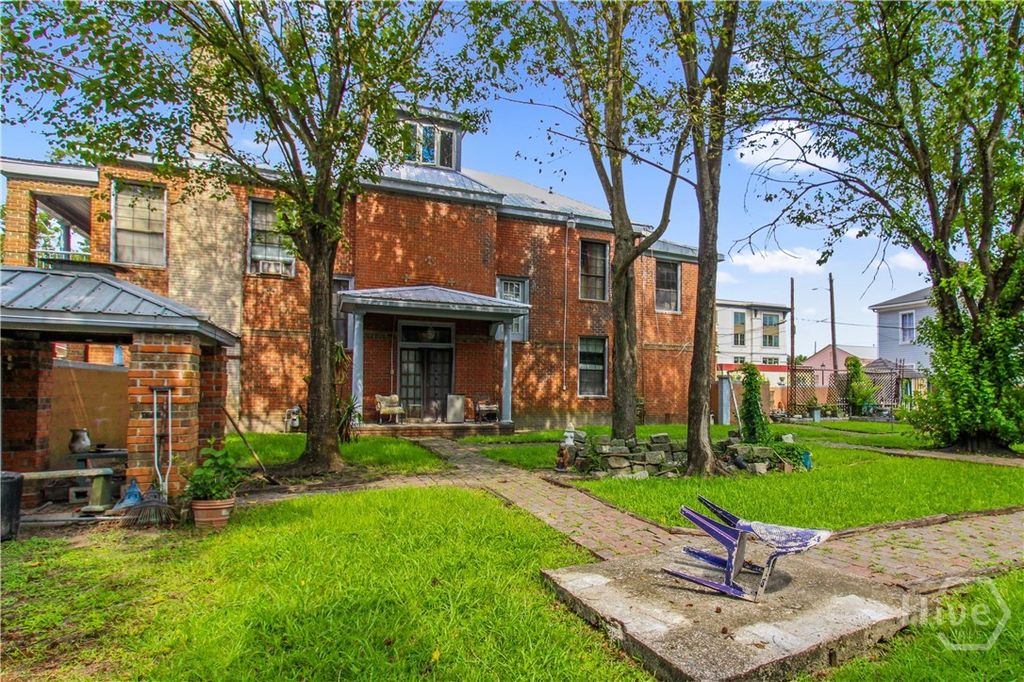 Image 3 of property listing at 234 W 31st Street, Savannah, GA 31401