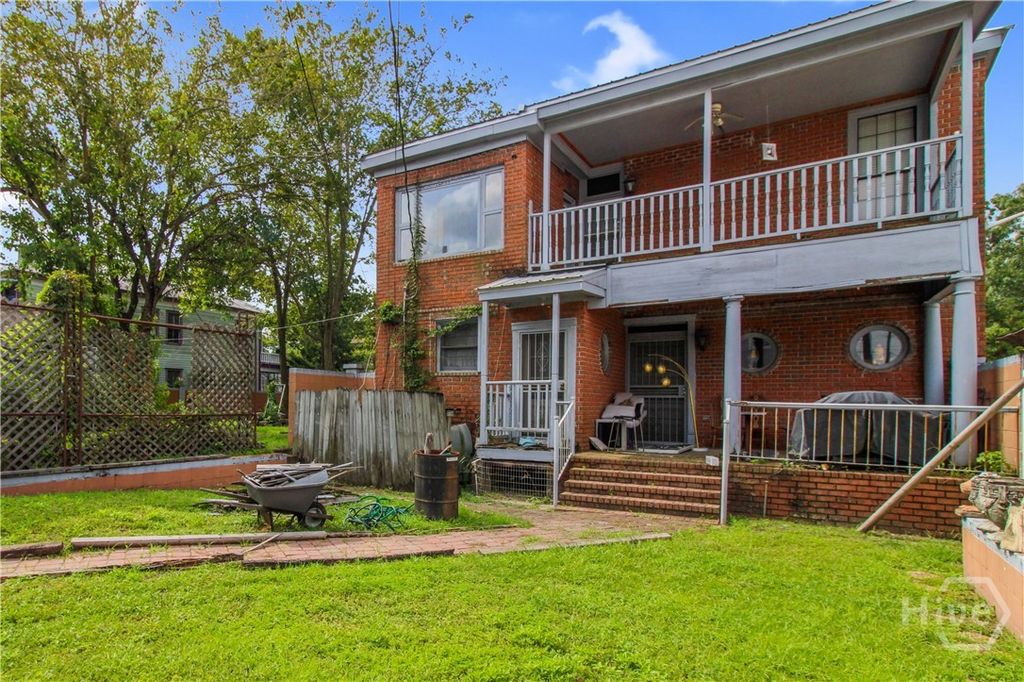 Image 4 of property listing at 234 W 31st Street, Savannah, GA 31401