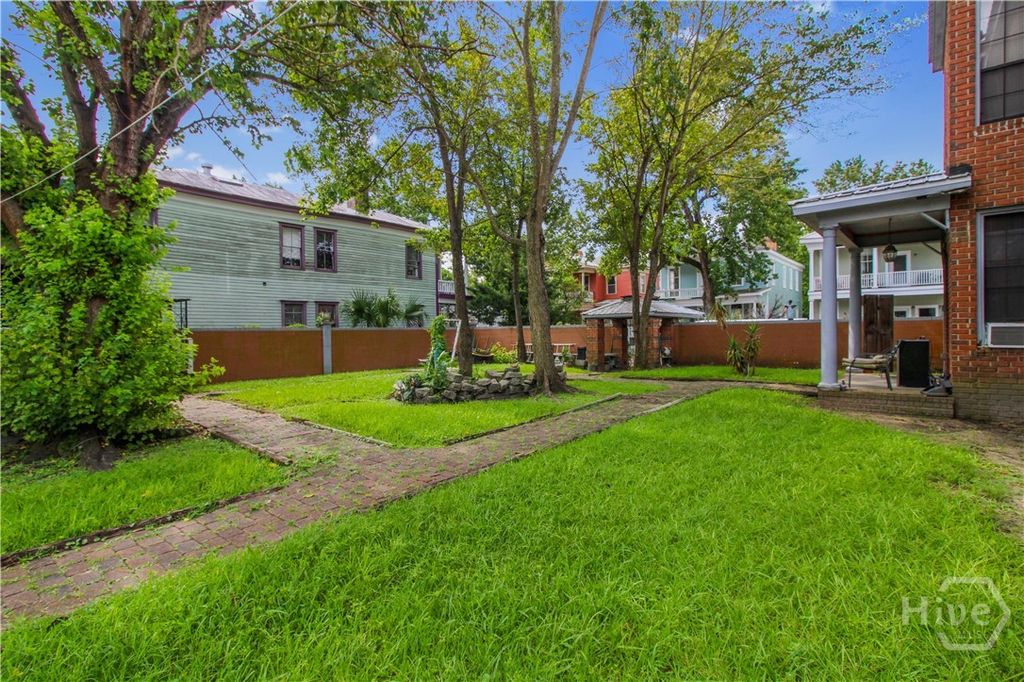 Image 6 of property listing at 234 W 31st Street, Savannah, GA 31401