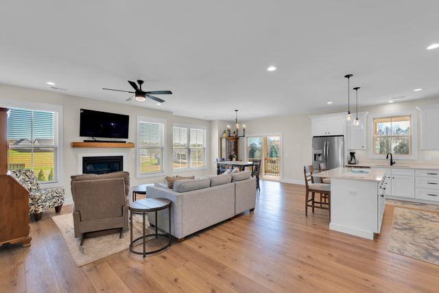 521 Hillview Knoll Lane, Greer, SC 29651