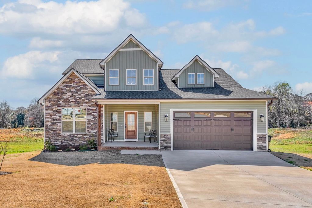 521 Hillview Knoll Lane, Greer, SC 29651